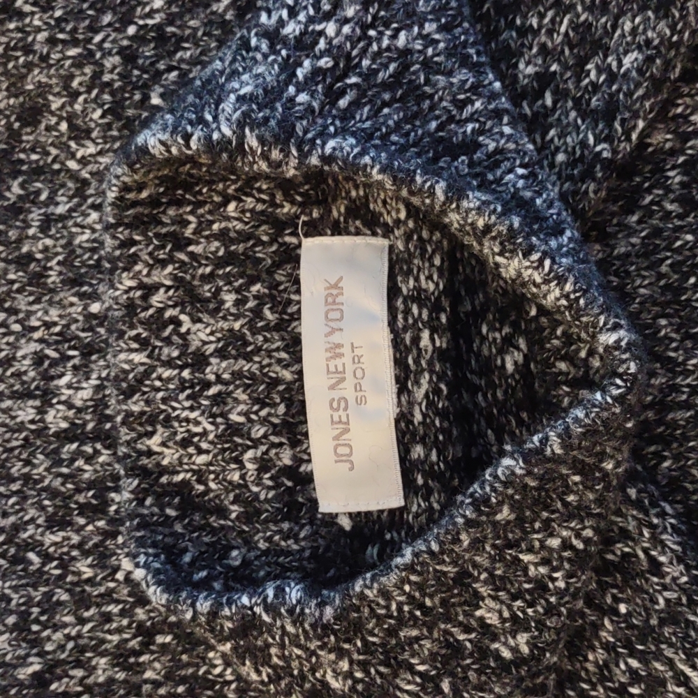 Pullover sweater - Picture 2 of 2